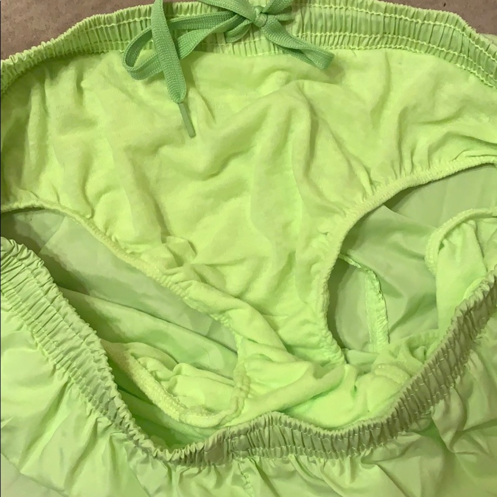 Neon green Athletic shorts with liner - Picture 9 of 9